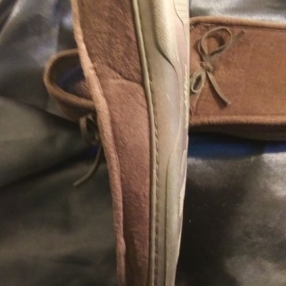 Men's #Stafford Brown Suede Bedroom Shoes - Picture 2 of 8